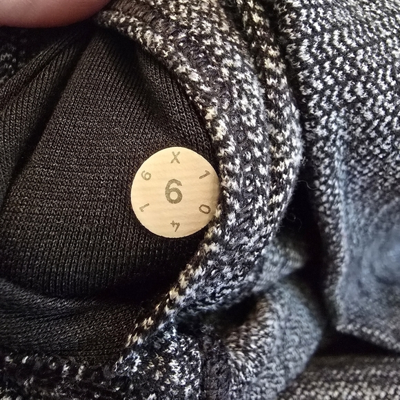 Lululemon Wunder Under Leggings (Hi- Rise) Black & Grey Herringbone Size 6 - Picture 11 of 15